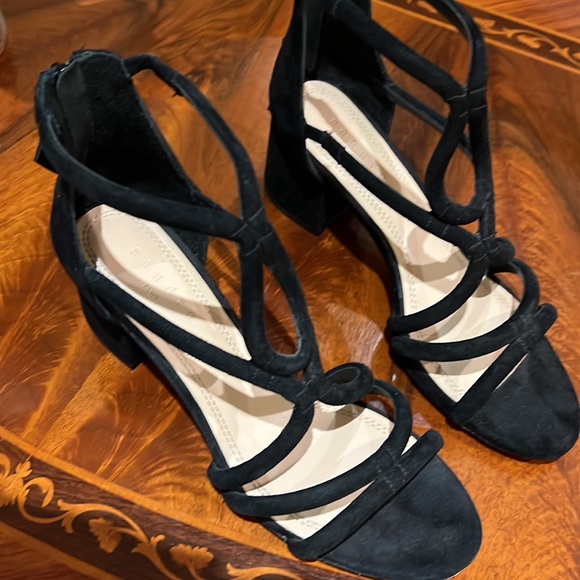 Sandro block heel strap sandal with zip up back 2inch heel - Picture 7 of 7